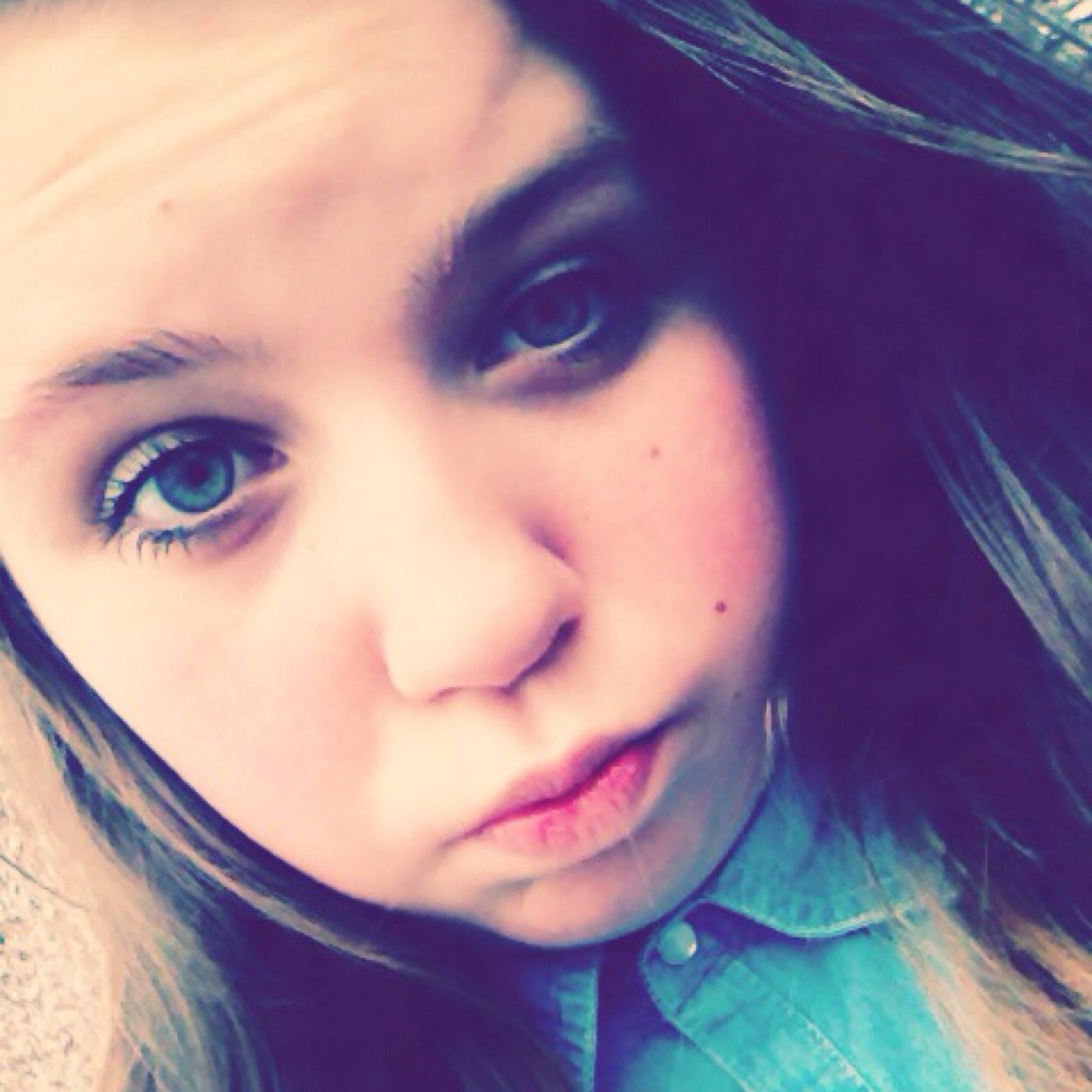 I am a random person that likes one direction and if you don't like it get off my profile and stop reading my bio