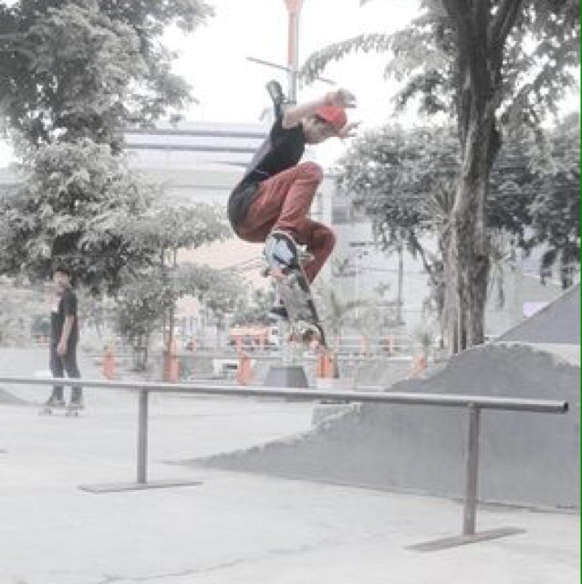 Skateboarder, enjoy, @zealotsk8boards, @faithsk8team | ig : akmalalhamdi