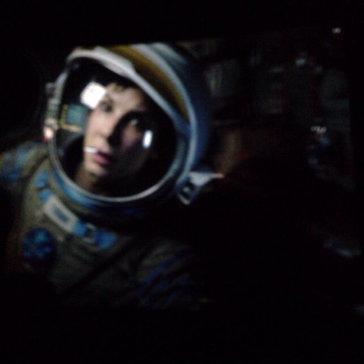 moonbeat's profile picture. 당신은 누구인가?등으로 나에게 질문하지 말아 주십시오 언제나 똑같은 채로 있으라는 식으로 질문하지 말아 달란 말입니다.-미셸푸코-