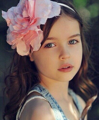 I am Taylor.I am nine years old.I am shy sometimes and I love flowers. #New #QuietOne #FlowerLover #RP