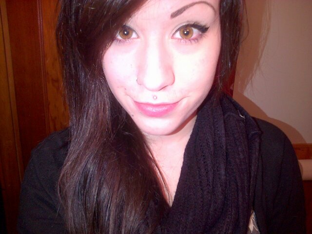 skydknee's profile picture. i'm a fucking walking paradox