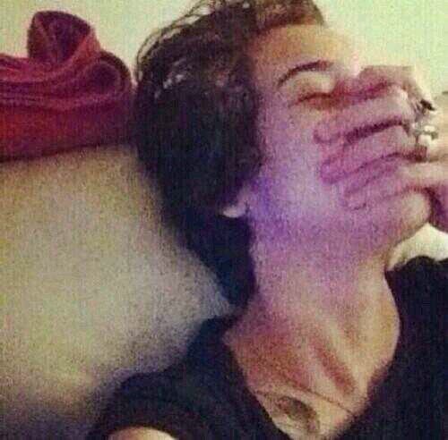 NiallHowMuch's profile picture. follow @istripforurband