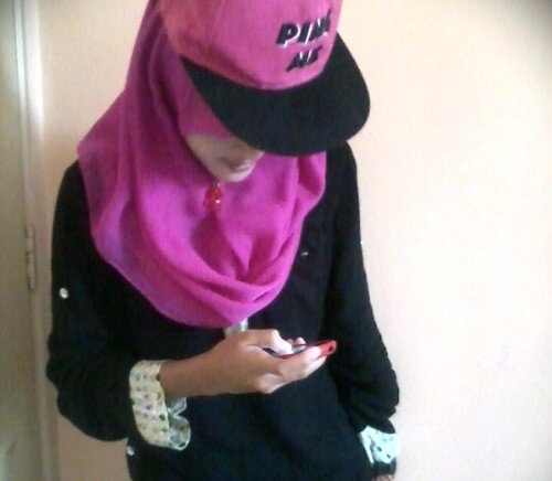 awak comel hari ni :P
.