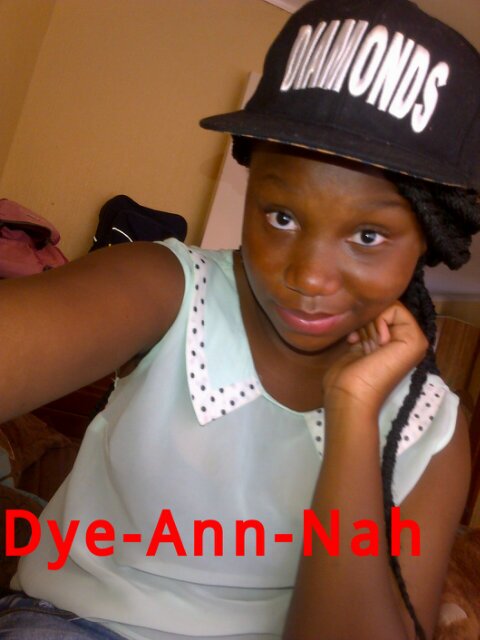 Fun..Caring..AweSome..TrUstWorthy..Drake fanatiC!..:)..O.V.O..!.♡..JESUS..♡