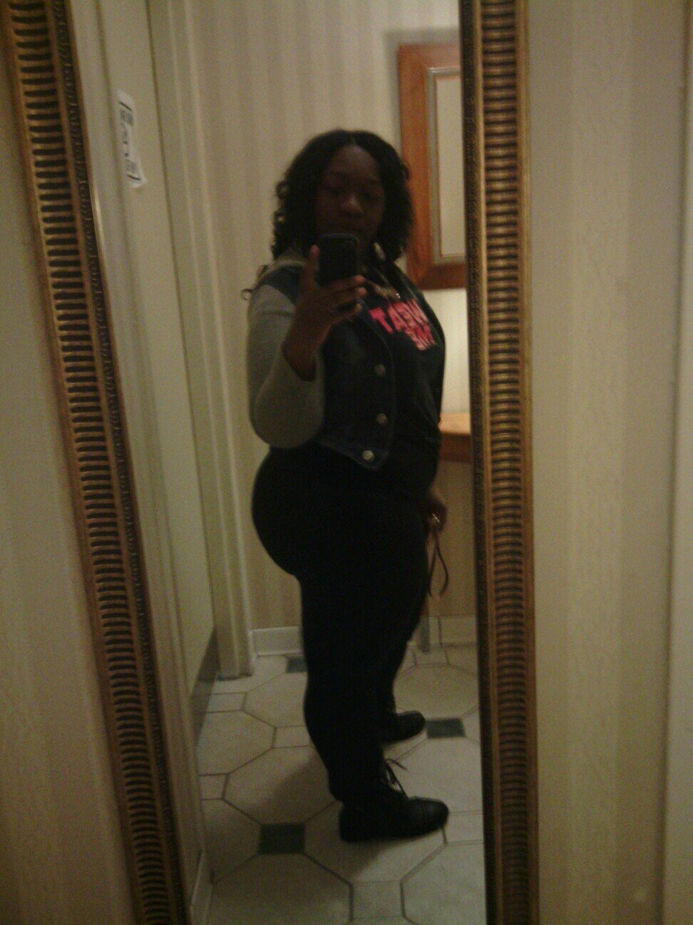 Its me Quana.....n dats all u need to kno duhh!!!!!!smooches #TeamJeezy #TeamBlackBeauty #TeamProudMother