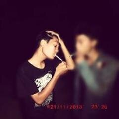 Suka Nge-tweet random, tapi lebih suka kalau kita jadian :) | Follow aja dulu, kali aja kita jodoh♥.