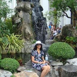 travel buff, amateur painter, want to travel the world