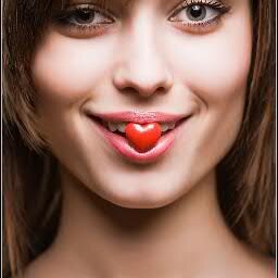 Люблю общение, музыку, природу. и свою Гитару :)
Twitter:  #Евромайдан #Антимайдан #FollowBack #followback #RuFollowBack #Взаимный_Фолловинг