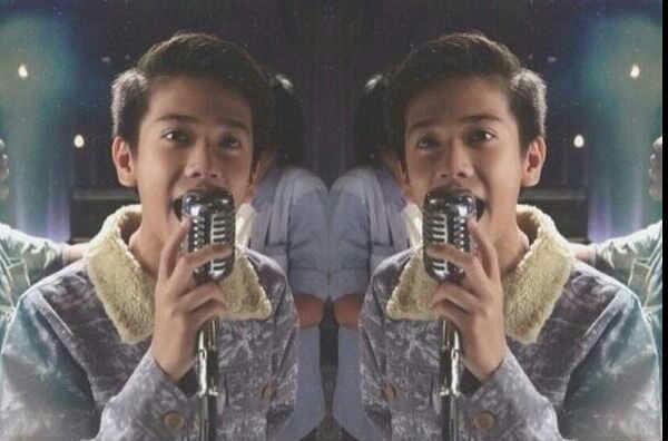 Iqbaal cowok langka. Gak byk yg kyk dia. Iqbaal makin dewasa, kelak akan jd seorang Ayah, pemimpin sebuah keluarga:') 1620 2100 0594 0200 & 1624 1100 0171 0200~