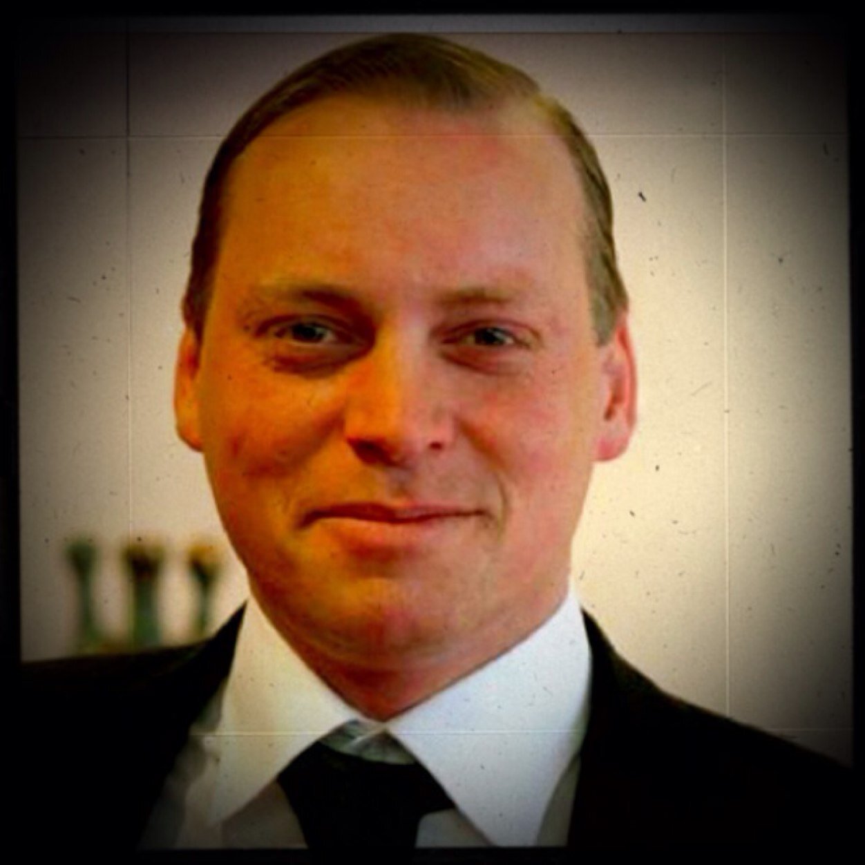 AucaXT's profile picture. Uknow...