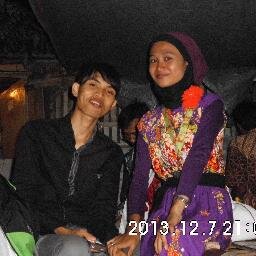 hidup d dunia bkn tuk cari uang sja
Masih bnyk hal yg lbih pnting ri''UANG''