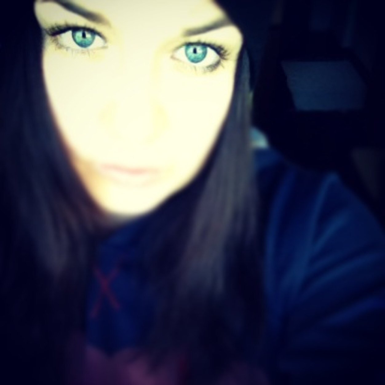 ♡17..||
Swallow your fears, wipe off your tears, let go of your darkest years. Chin up. Smile. Walk away. - Harry Styles