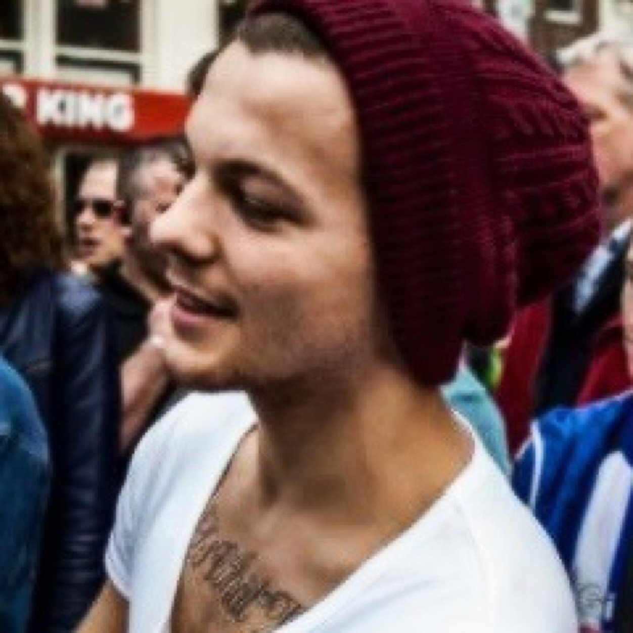 well hello there gorgeous pls follow @xsassystyles bc i just gave you this follow & ily, ask for a follow back if you want one :))