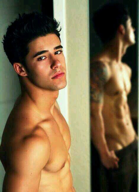 jodidodani's profile picture. ¿Mi edad? El amor no tiene, yo tampoco. Soy el de tus sueños, pero puedes llamarme Dani. ♥De quererte a querer reventarte o quererte a reventar, yo que sé♥