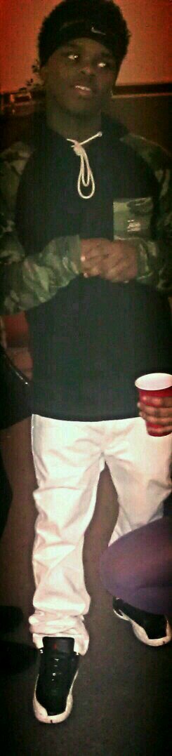 Follow Me On IG@ROADTORICHESZ