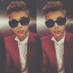 6 justin m&g's, 6/6 follows, niall and zayn dmed, harry rted, c'est beau d'etre une sale pute américaine.