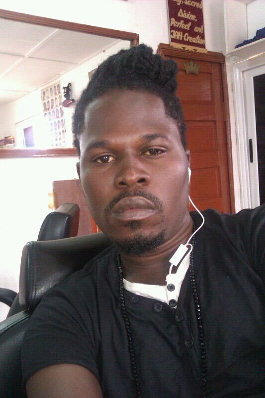 IDeportee's profile picture. 