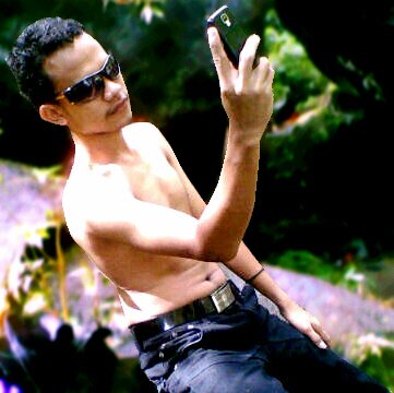 dewhok86's profile picture. A part of @GayMakassar_ID