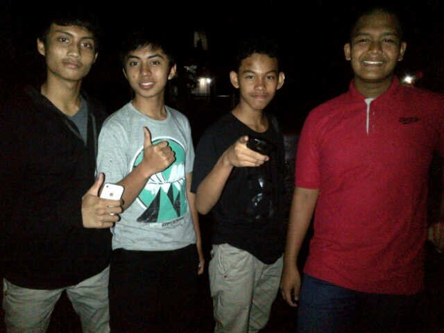 Gue tuh deket sama semua orang tapi gue selalu lebih deket sama @D'Lionz_zahabat