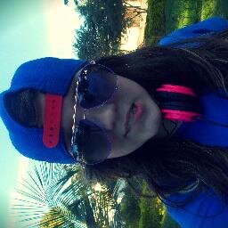 Sou apaixonada por sorrisos e coisas simples são as que me fazem feliz. Corinthians, @ddlovato ♥, 15 years, Brazil.