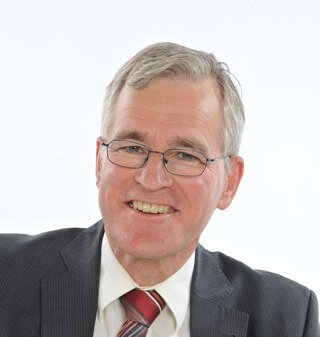 oud-gemeentesecretaris, opa, politiek, jeugd, kerkelijk platform