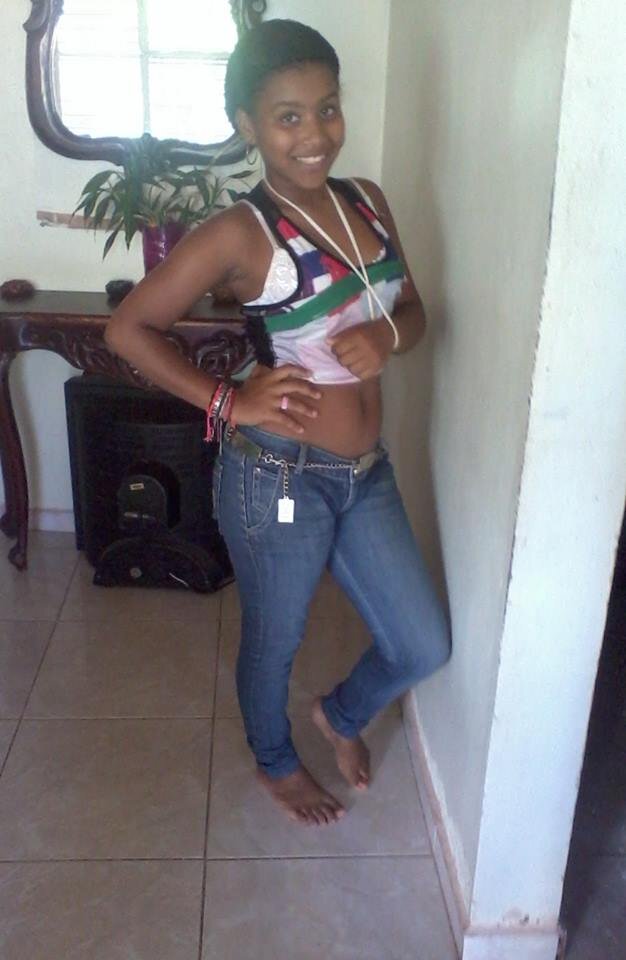 soy linda y bacana no me cotizo hahaha :) :* muahh my Amandy La Niña Bonita Fernandez