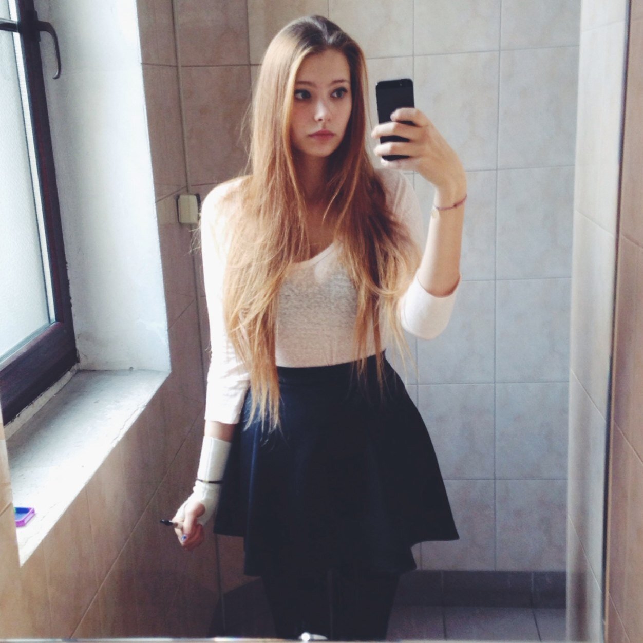 17, lives in poland, vegetarian, singer and song-writer, swimmer. I love my friends!