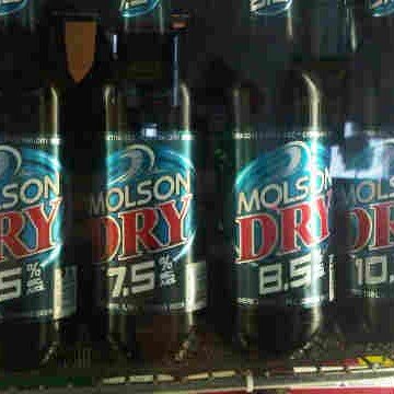 I wanna know every restaurant, eatery, pub or bar in Ottawa that sells quarts of the greatest beverage in the world  - beer!  Give it your best, Ottawa!