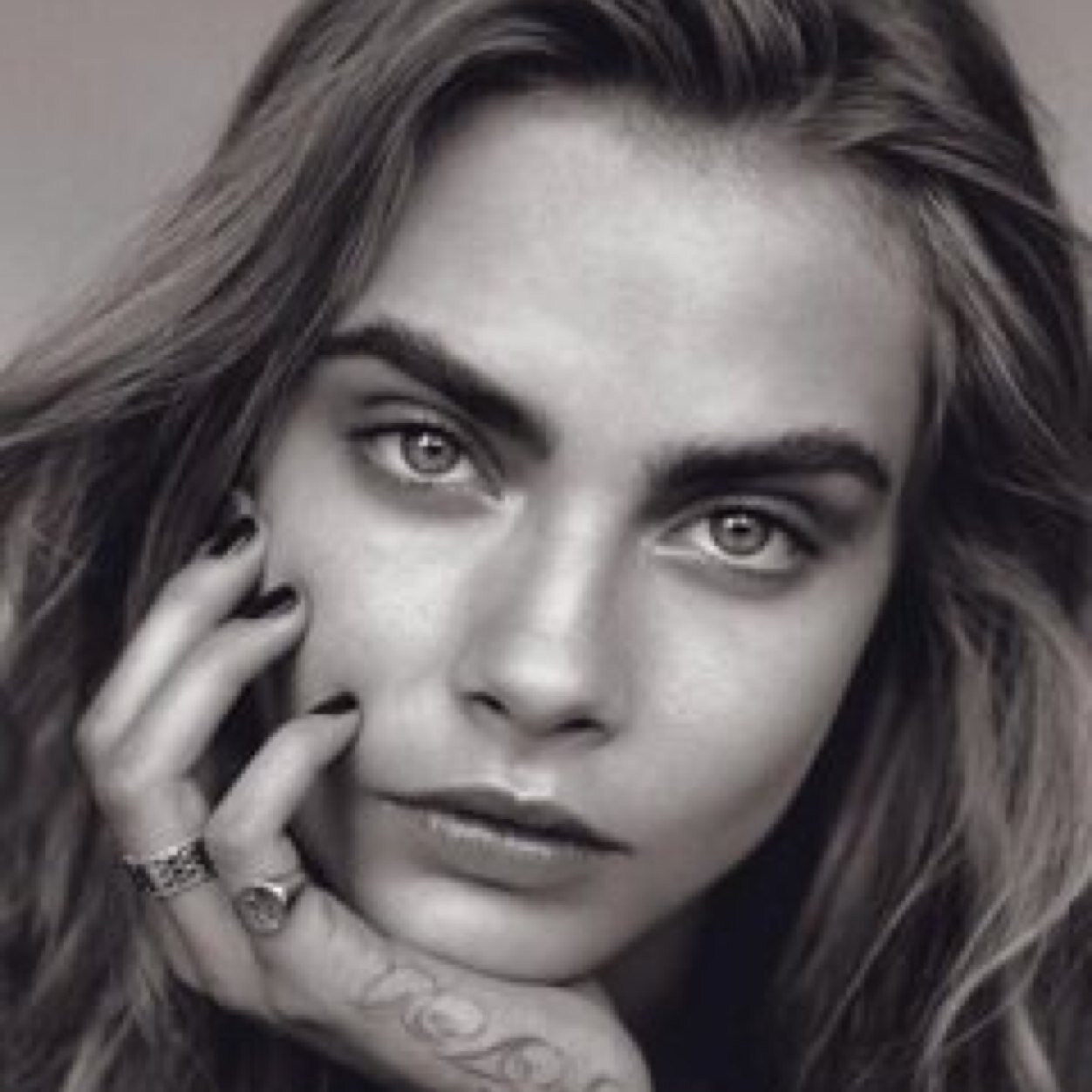 Sua fonte de informações sobre a atriz e modelo Cara Delevingne no Brasil. / Your source of information about the actress and model Cara Delevingne in Brazil.