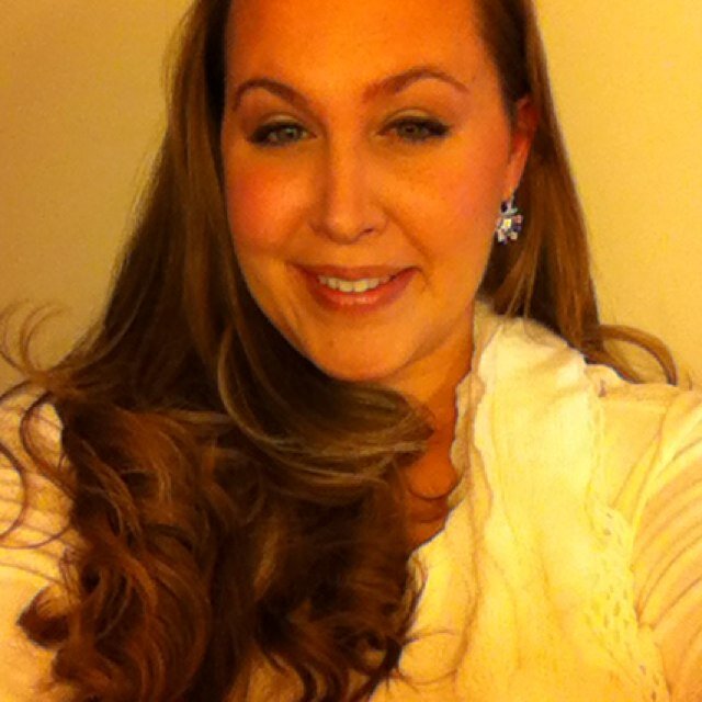 Fun, kooky, philosophical, and LOVE LOVE LOVE PEOPLE OF ALL WALKS!!  (and happily partnered:)
http://t.co/ZCGjs8J8Jy