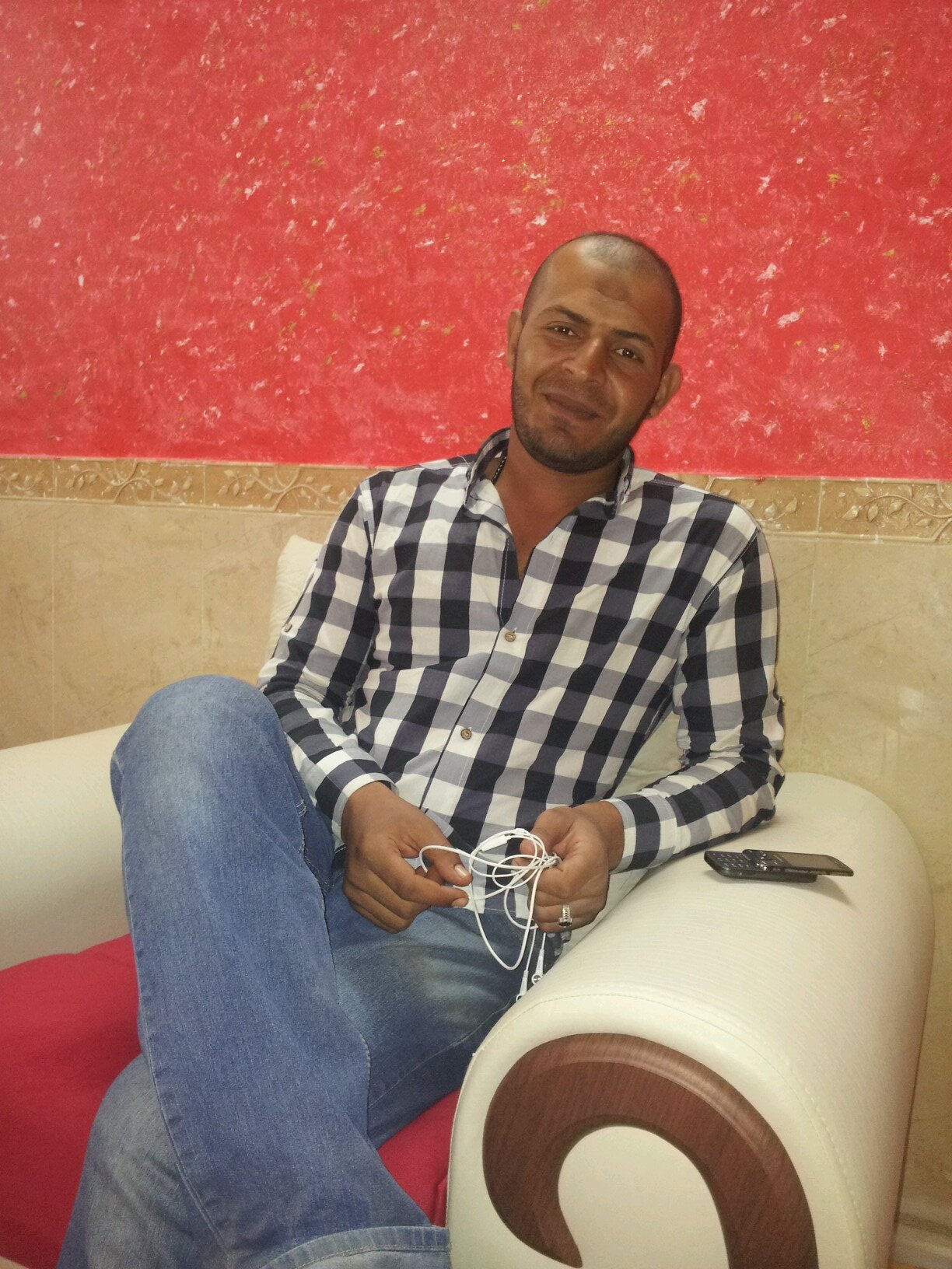 انا  عراقي  ..... عربي  ....  حر...