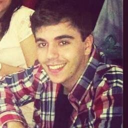 21 anos, graduando em Direito, vascaíno
