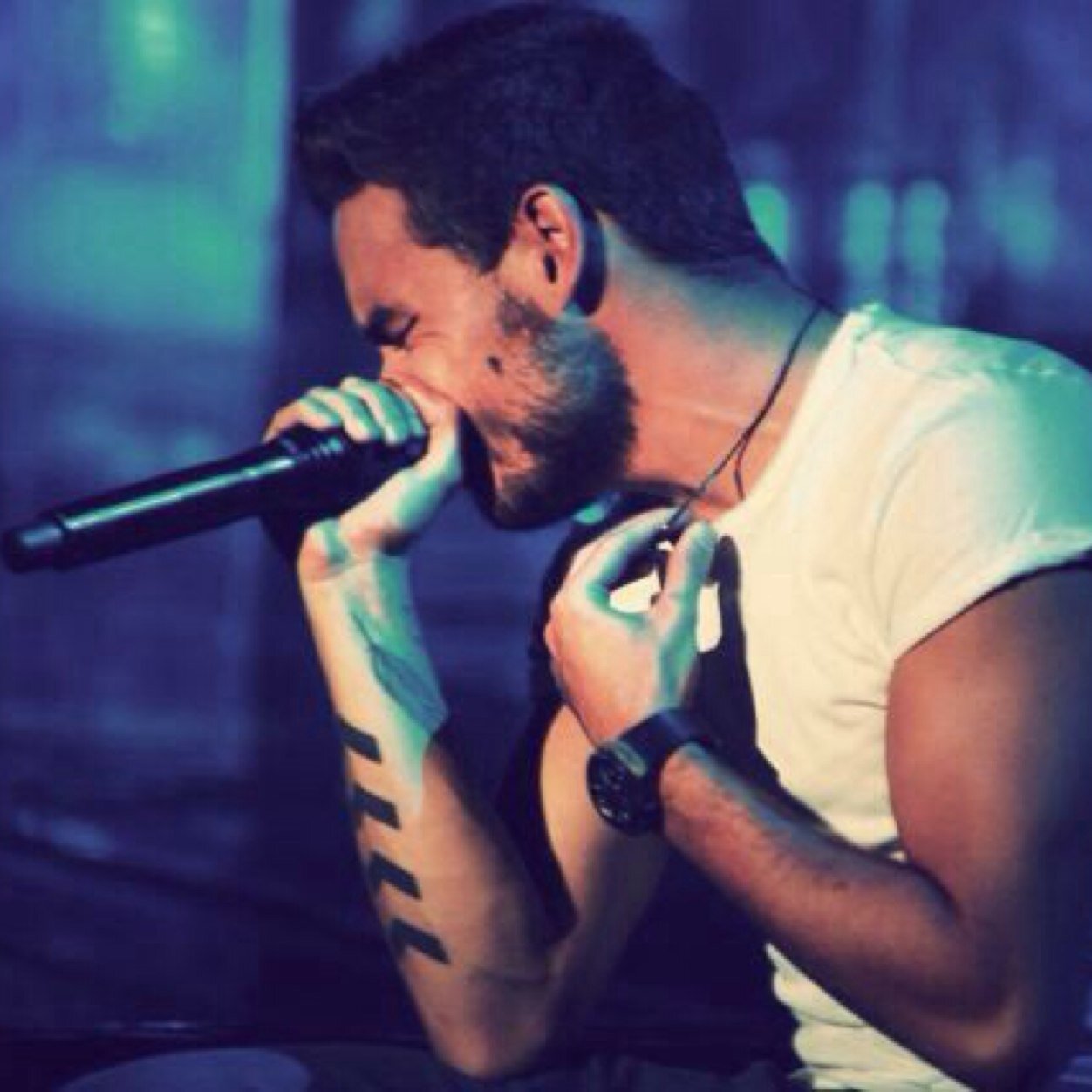 Free follow from @fmlliam