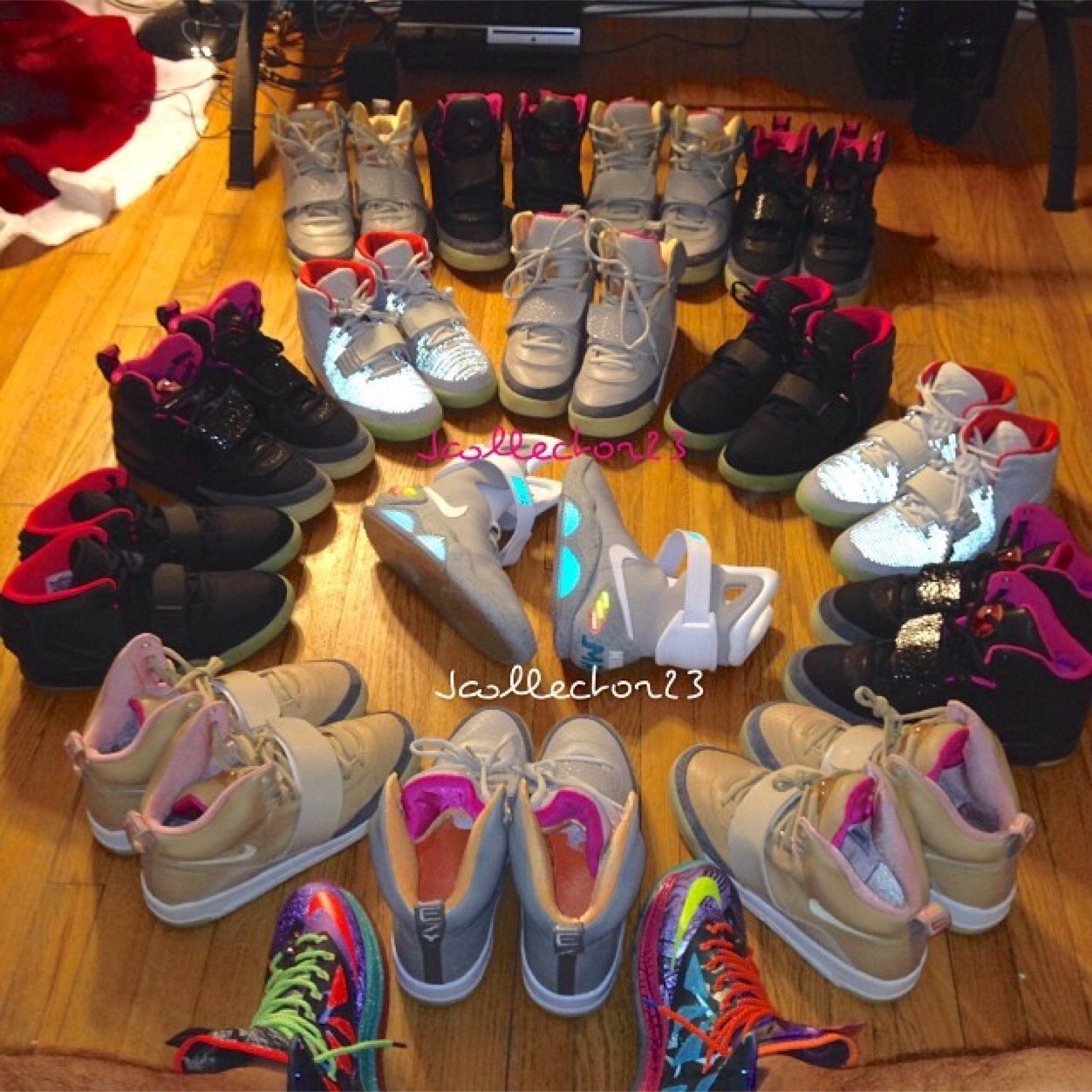 best_shoe_games's profile picture. Follow us on instagram! @sneakerinformer We feature shoes and sneaker collections.