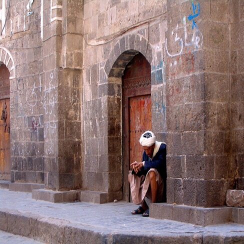 لسُت ب إنسَآَ متشَائمّ حين آكتب عن الفُراقَ ، خجولَ هآدئ آمآم آلنآس معَ آمآم من آحب خلف آلآزعآج عنآد ، ‏لاحدود‏ لِ فهاوتيُ ، ضعيفَ عند نزول دمعتيّ ( *