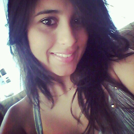 Sorrisos sao beijos de longe.