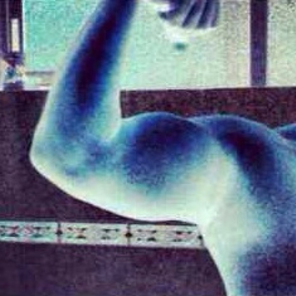 7boob_top's profile picture. 