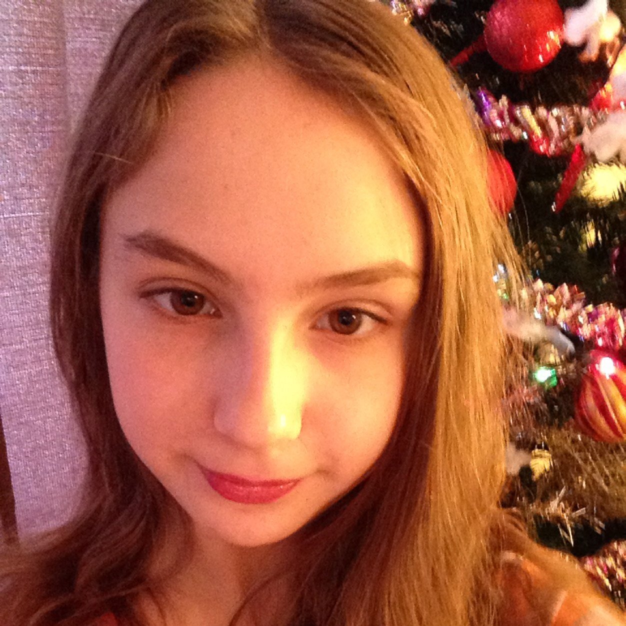 Hiya! I'm Mary. I make YouTube videos with LPS. :)