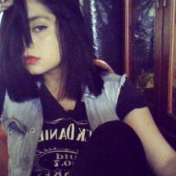 my name is Danyela and i'm an ugly little shit head n___n