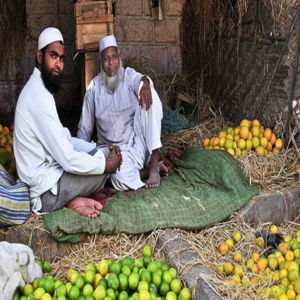إن صمتي لا يعني جهل بما يدور من حولي .. وإنما مايدور من حولي لا يستحق الكلا
