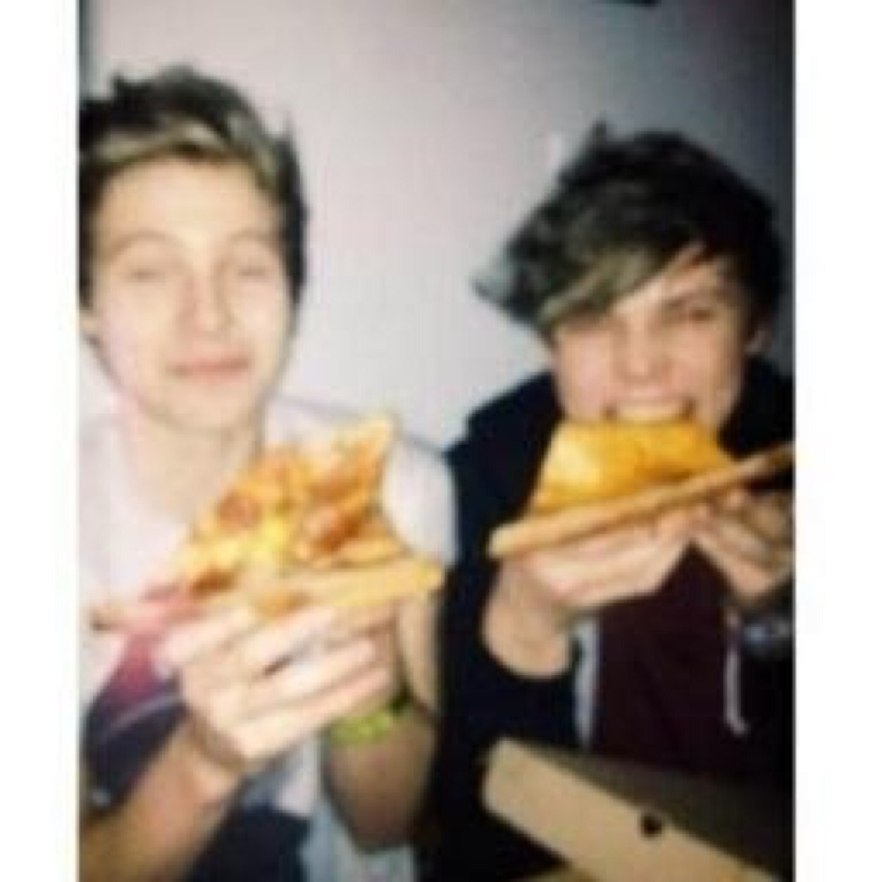 3somewithmuke's profile picture. DONT FOLLOW THIS ACCOUNT FOLLOW @ughcalumshood
