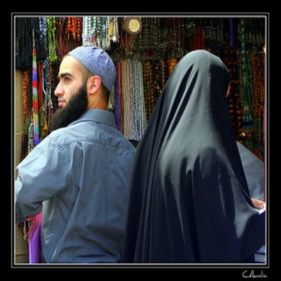مصري نوبي الاصل موليد المدنه الجميلة بورسعيد اقيم بالمعادي اعمل بشركة جله للاستثمار العقاري معمار المرشدي  احب كل شعب مصر بجميع اطياف