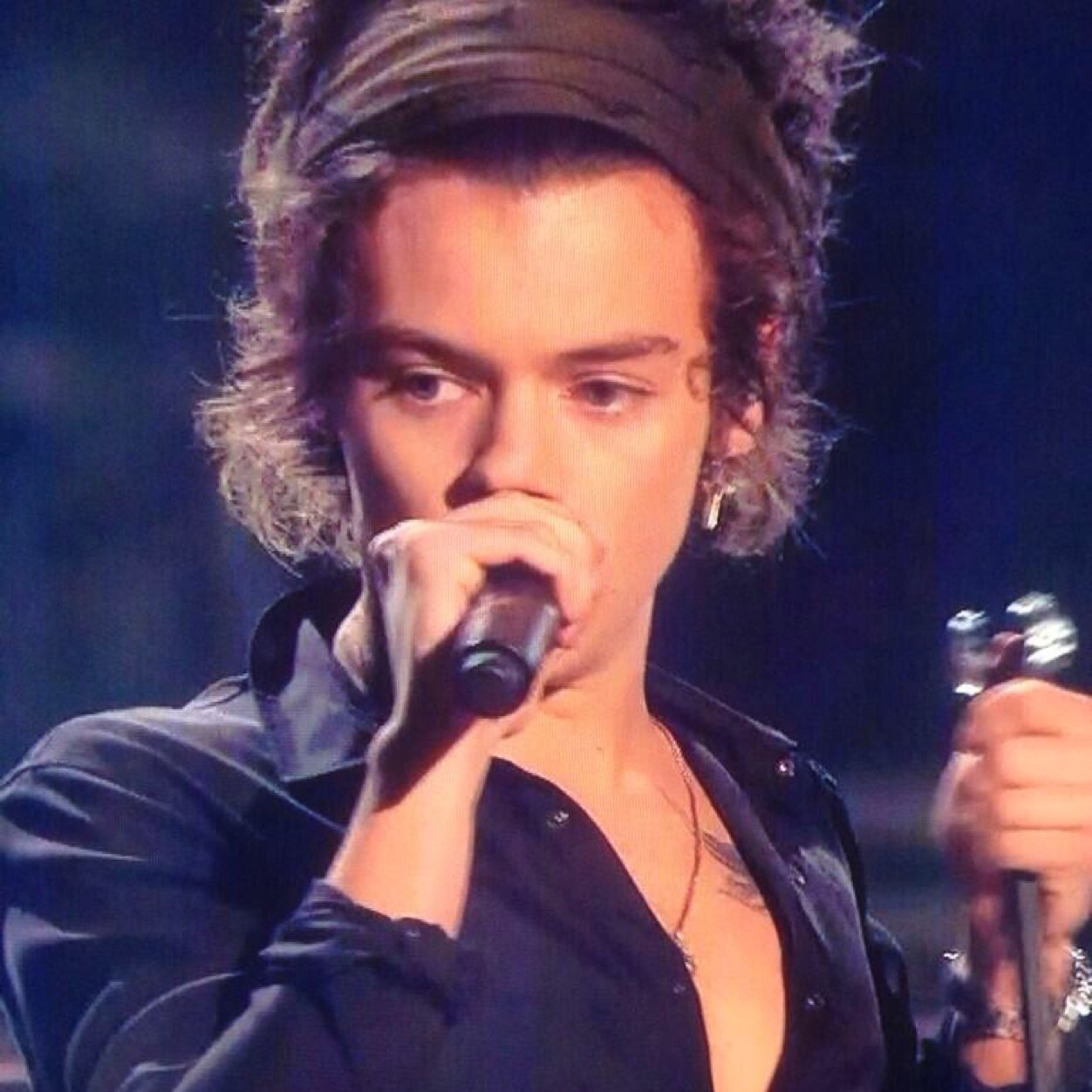 Follow @StrawZarryPie thaaaanks. xx