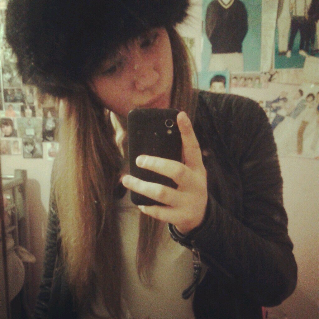Kik=Marleygleeson56 , Follow me, i will follow you back:))