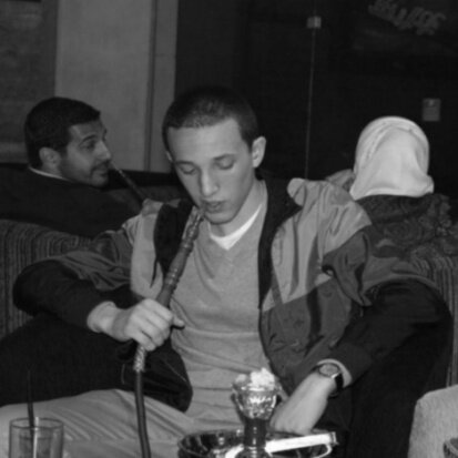 أنـى تحمل غمازهـ كغمآزتي لايليق هآ ازعل ♥♥ )