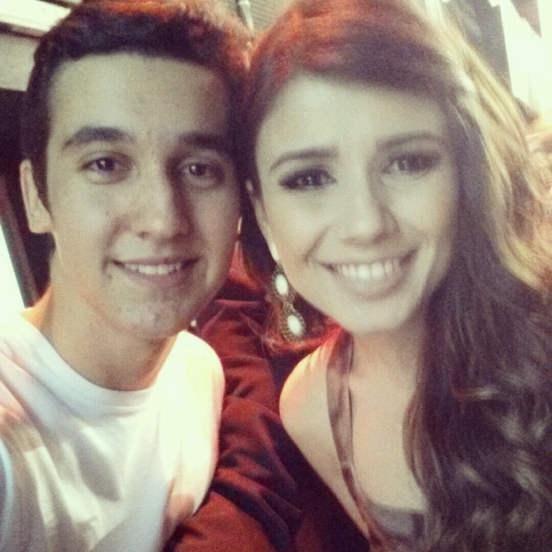 Pra que parar para pensar se a resposta da felicidade é você Paula !!! s2