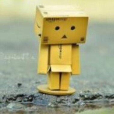 يشدّني ،ريح آلسّمر ف ثيآب 