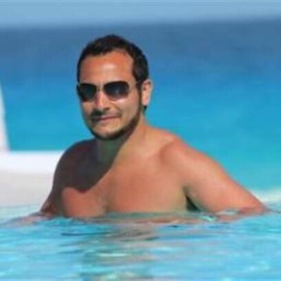 ن كثر ما اخاف حسادك تشوفك ودي ااشوفك ولاحولي بشر ثم اغني لكواناا ماسك كفوفك ياعيون الكون غضي باانظر ❤بليز الخاااااص مممنوووع✋