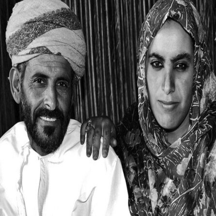 بي إسمي و اسم عائلٺي يقع إسم رجل لا حياه لي دونہ ♡