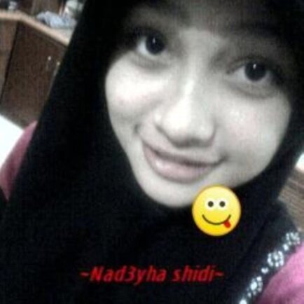- ‏​حُسن آخخلآقي مع آلآخرين لآآ عني آعجآيبهم ف آلآخلآق تربيهہ *mesoo*♡
